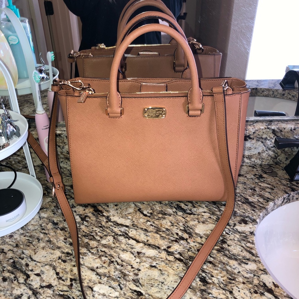 Michael Kors crossbody/arm bag